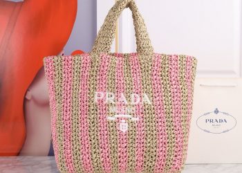 Ladies Prada Bag vs Ladies Gucci Bag:A Comparative Analysis