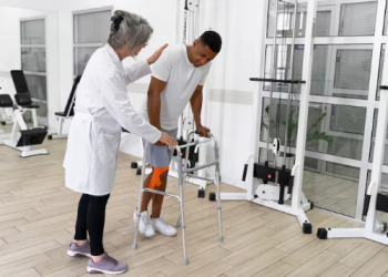 Why Mobile IV Therapy Is Ideal for Seniors, Mobility-Limited Individuals & High-Risk Patients